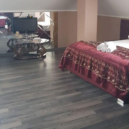 تشيسيناو Emperum Nelson Hotel المظهر الخارجي الصورة